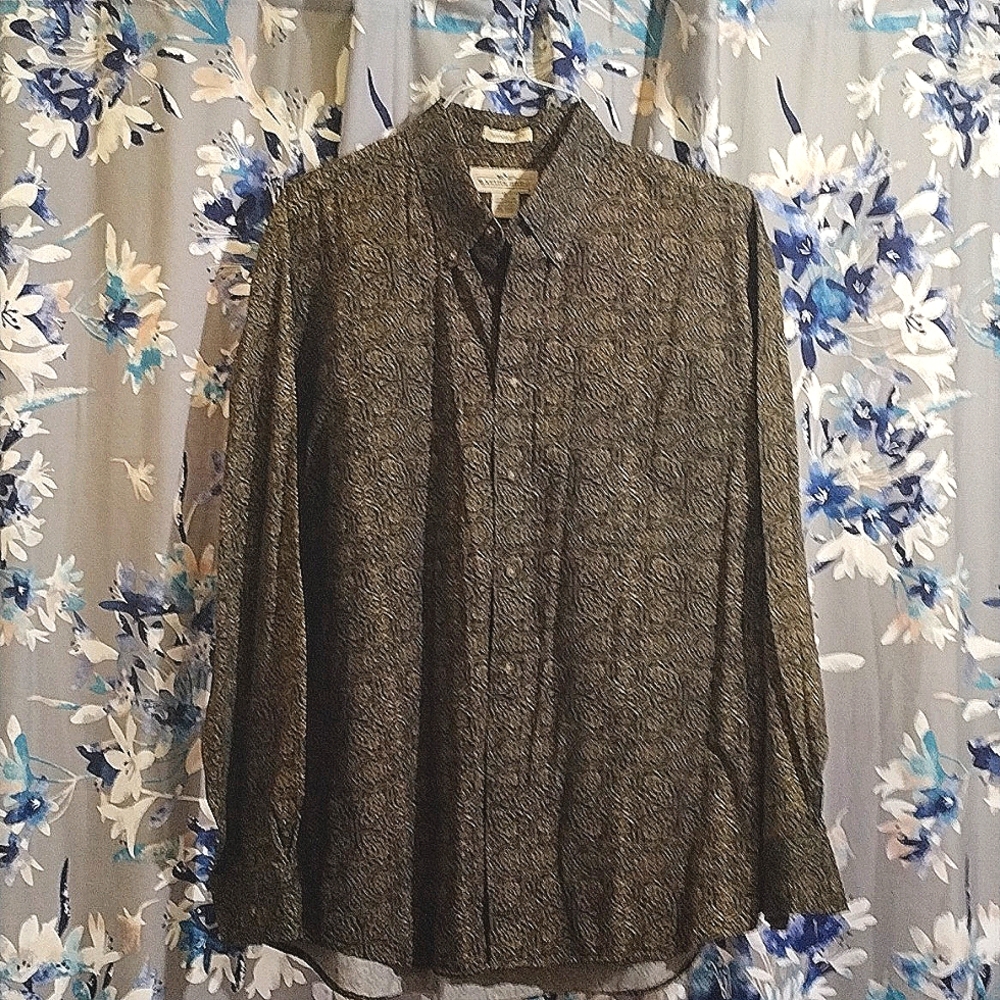 💗5/$25 Men's size xl wrinkle free natural issue button down